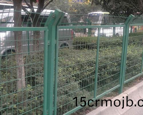 公路(lu)護欄(lan)網